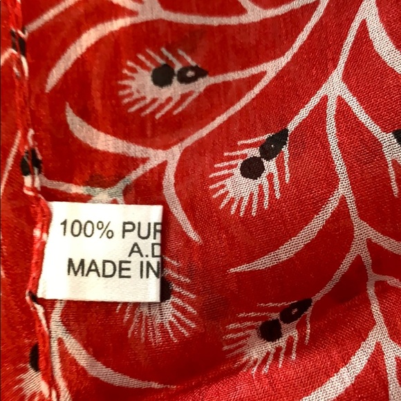 Silk Scarf Made in India - Picture 5 of 5